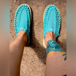 Keen Uneek women’s sandals size 10.